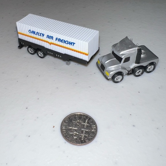 VINTAGE!  Micro Machines-Galaxy Air Freight Semi Tractor Trailor - Picture 3 of 10